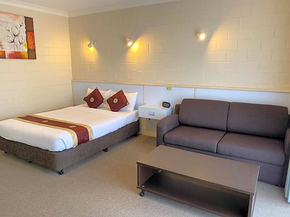 Photo 1 of 4 of Deluxe 1 Queen Bed Suite