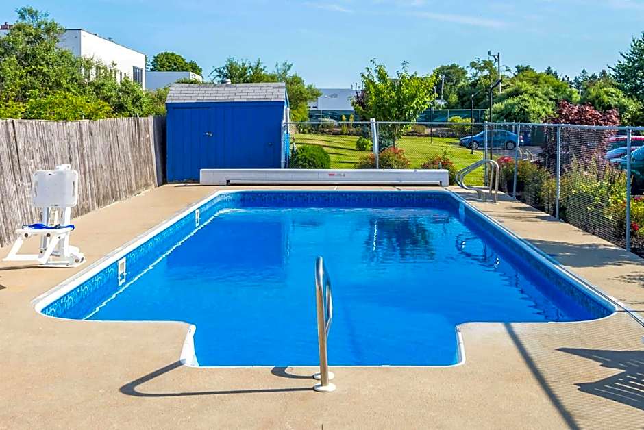 Days Inn by Wyndham Middletown/Newport Area