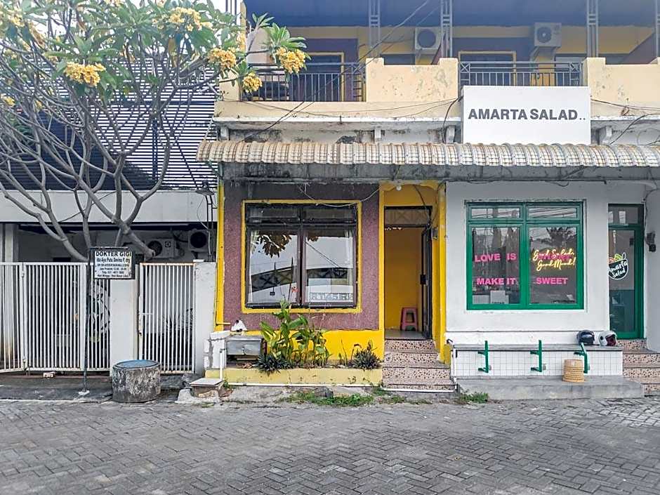 De Luck Homestay near Alun Alun Sidoarjo