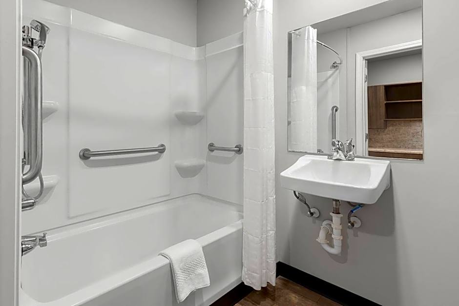 WoodSpring Suites Atlanta Airport