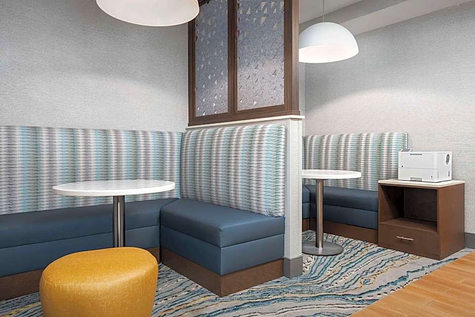 Hampton Inn By Hilton & Suites Atl-Six Flags