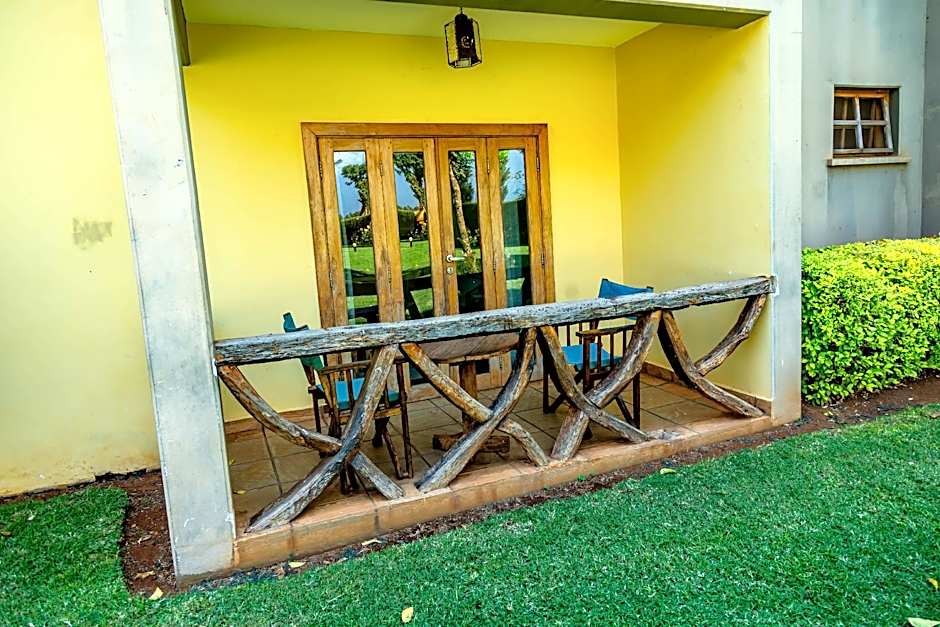 Weru Weru River Lodge