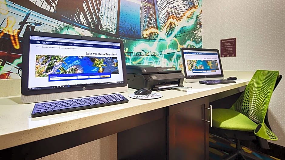 Best Western Premier Ashton Suites - Willowbrook