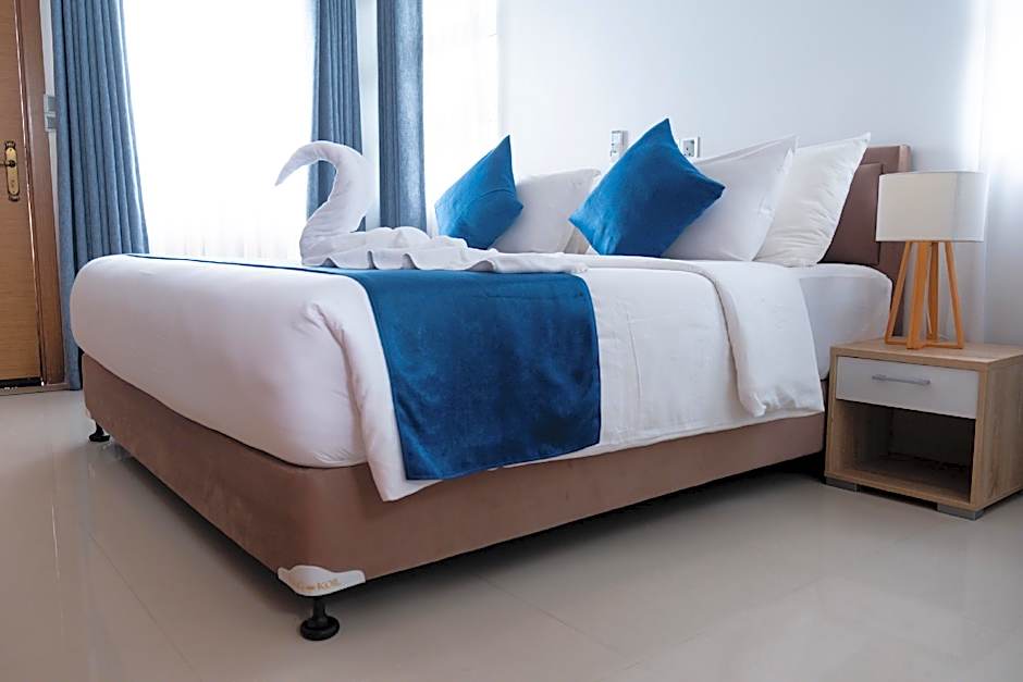 Reef Edge Thulusdhoo