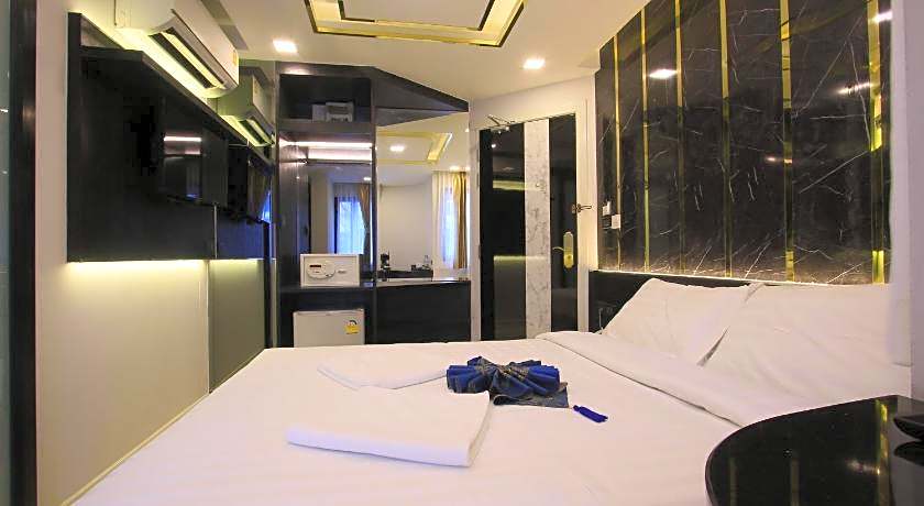 Pratunam Atrium Hotel