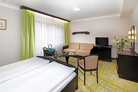 Large Double Room