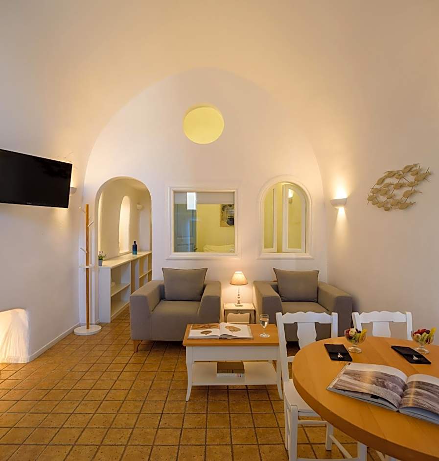 Pantelia Suites