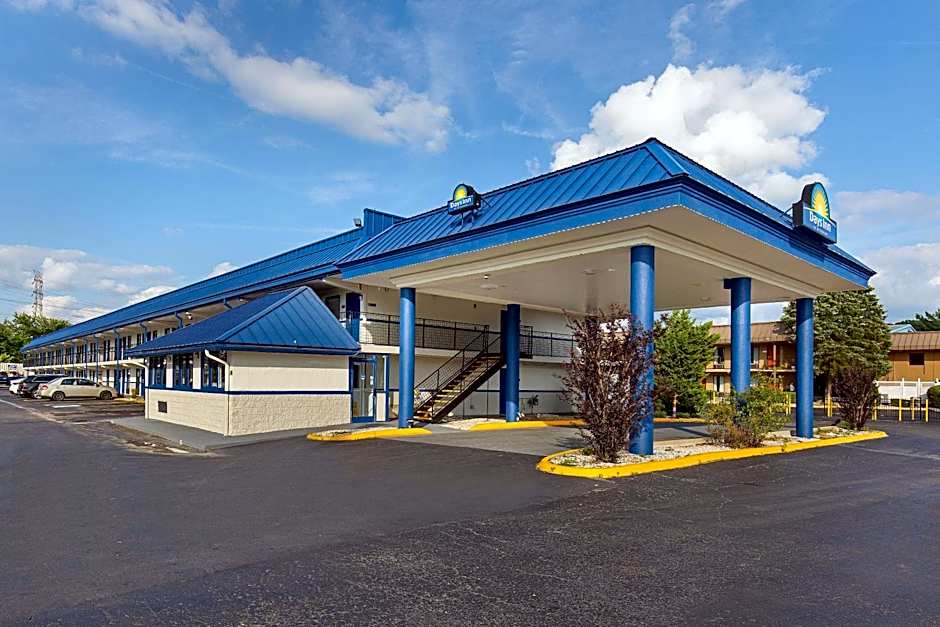 Days Inn by Wyndham Knoxville North