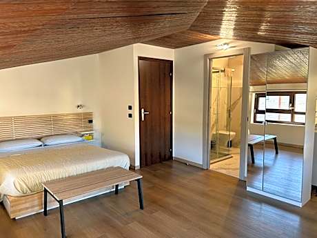 Large Double Room