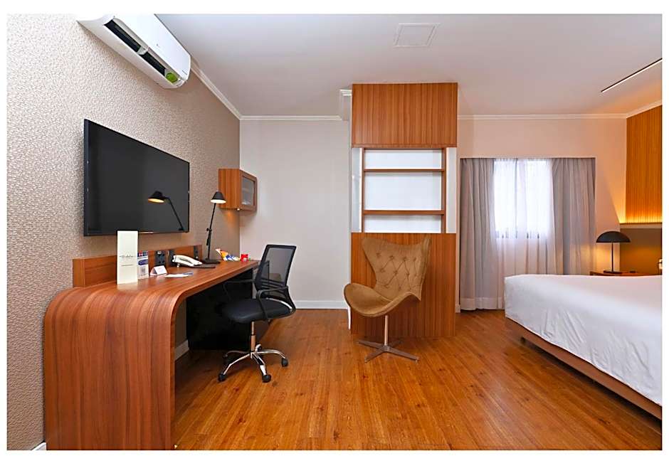 Clarion Faria Lima