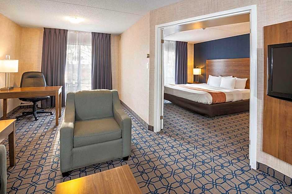 Quality Suites Whitby