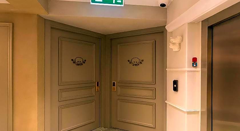 Aleksandr Pera Hotel