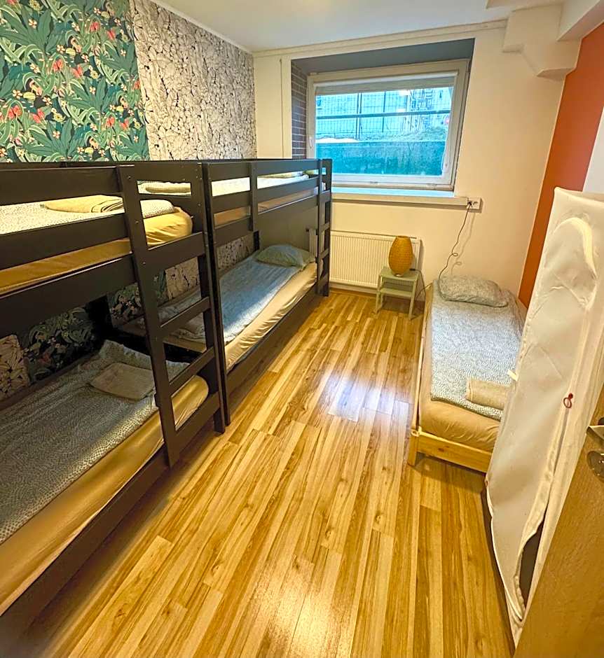 Tiki Taka Hostel & Pub