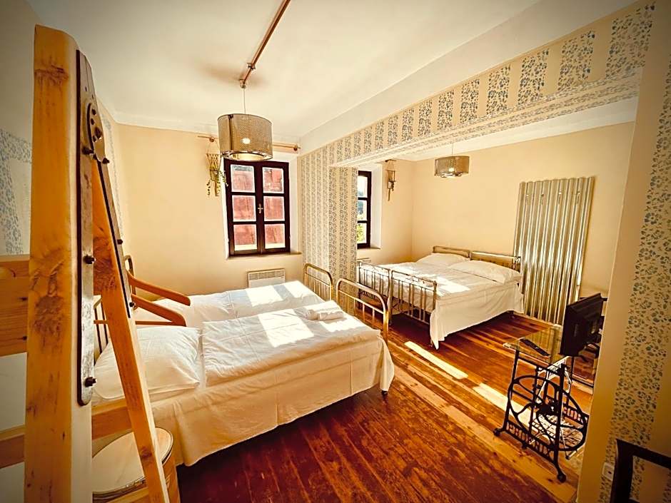 HARABURDI® Recyclart Hotel