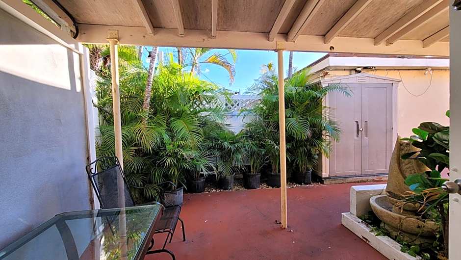 Barefoot Mailman Motel