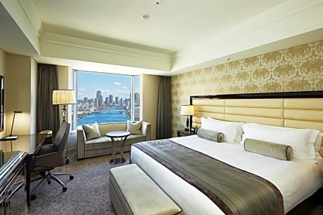 Classic King Room with River View - Club Lounge Access