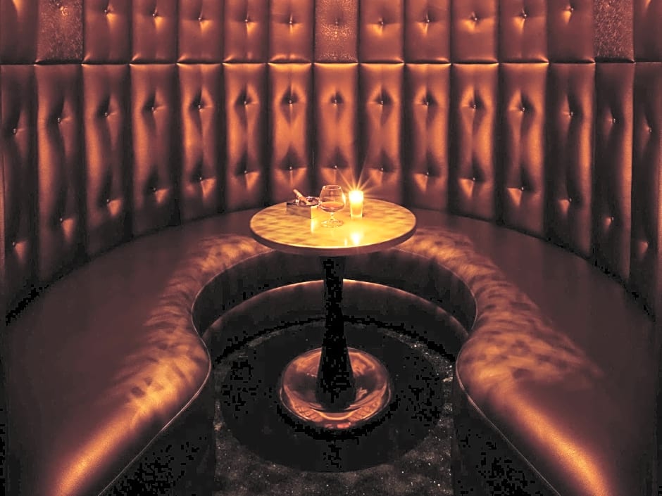 La Renaissance Hotel