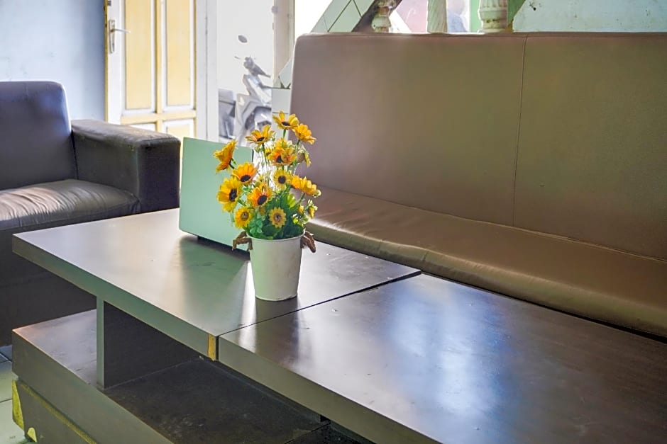 SPOT ON 91797 Mutiara Guest House