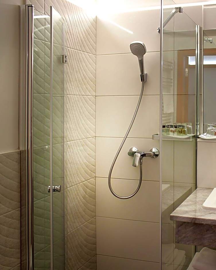 Gizella Hotel and Restaurant