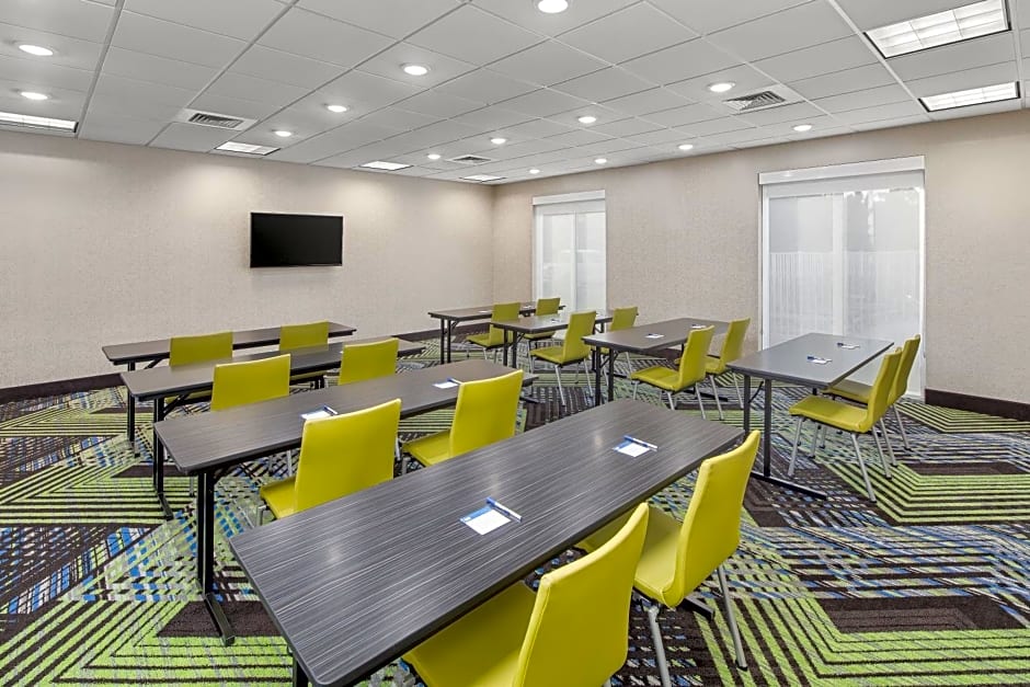 Holiday Inn Express Hotel & Suites Palm Bay, an IHG Hotel