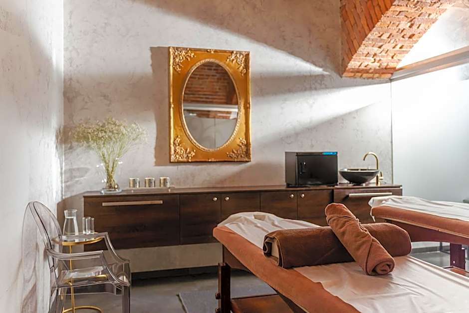 Queen Boutique Hotel