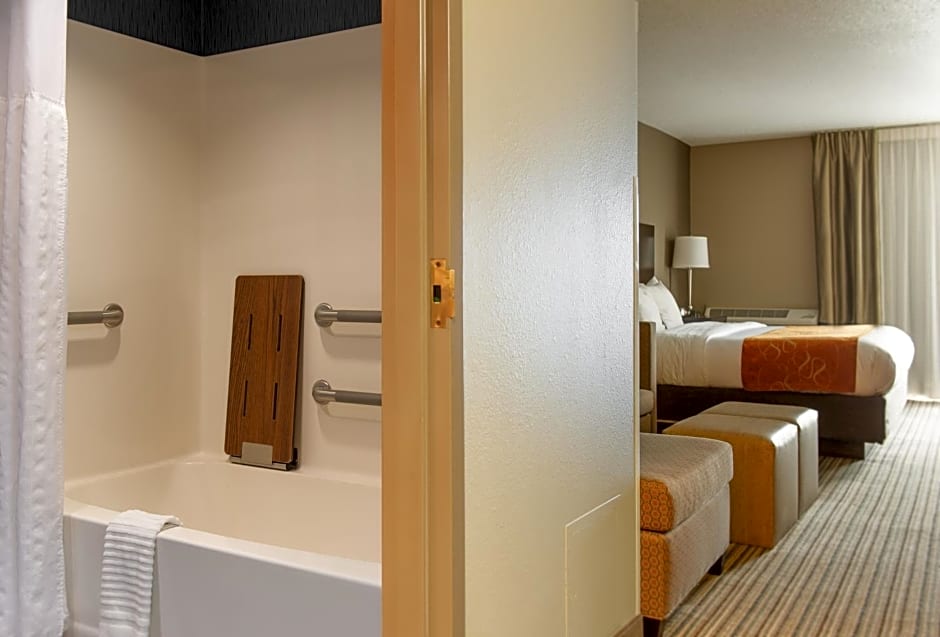 Holiday Inn Express & Suites Hayward, an IHG Hotel
