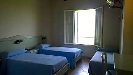 Triple Room with Bathroom