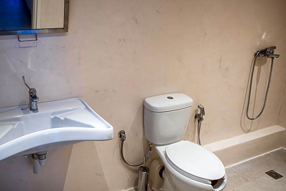 Melidron Hotel & Suites