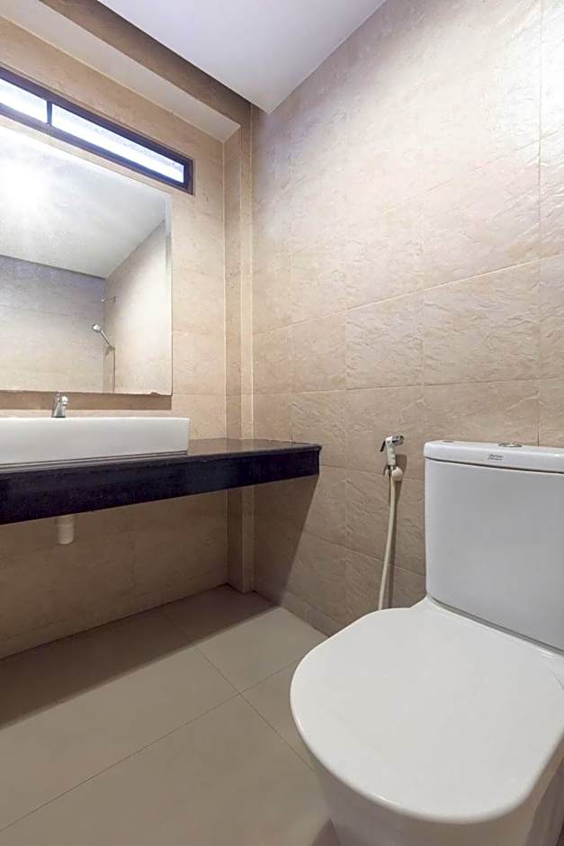 OYO 75382 Chonburi Hotel