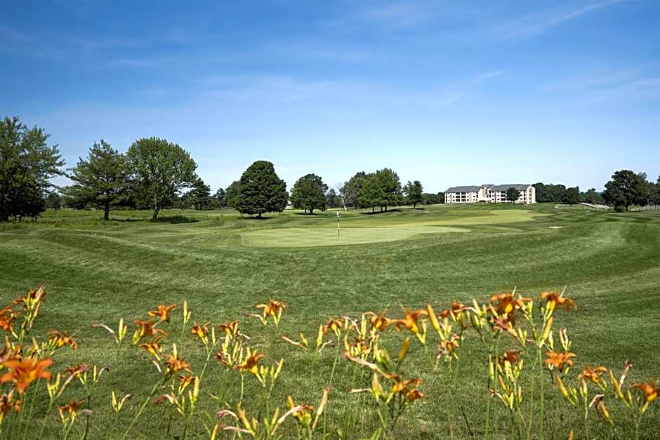 Crown Pointe Lodge; BW Signature Collection