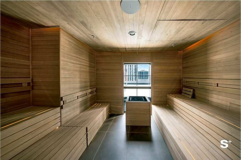 Modern Downtown 1BR with Amazing City Views