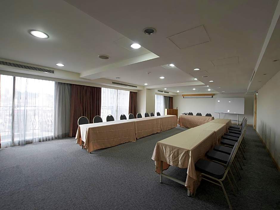 Hotel Regalees