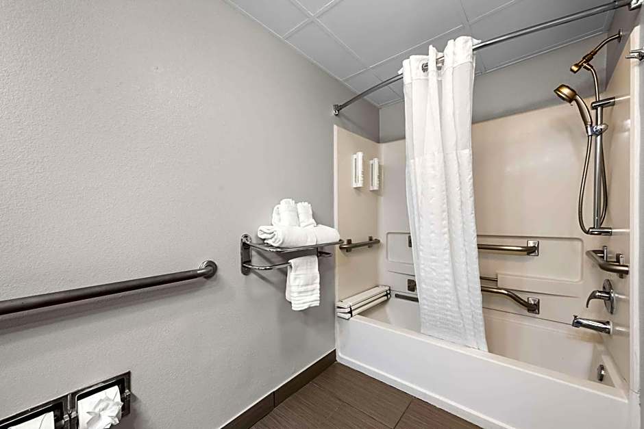 Clarion Pointe Apex - Holly Springs