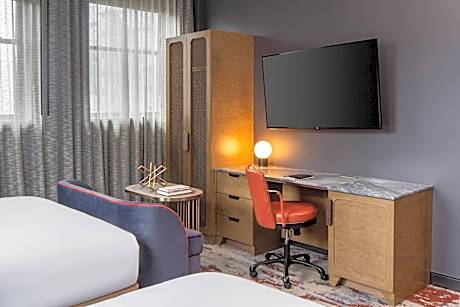 Guest room, 2 Queen, Corner room