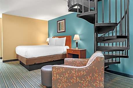 Queen Suite with Two Queen Beds - Loft