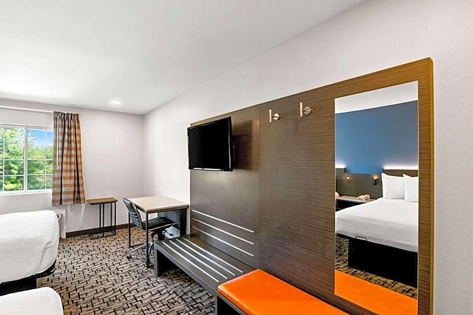 Econo Lodge Bethel - Danbury