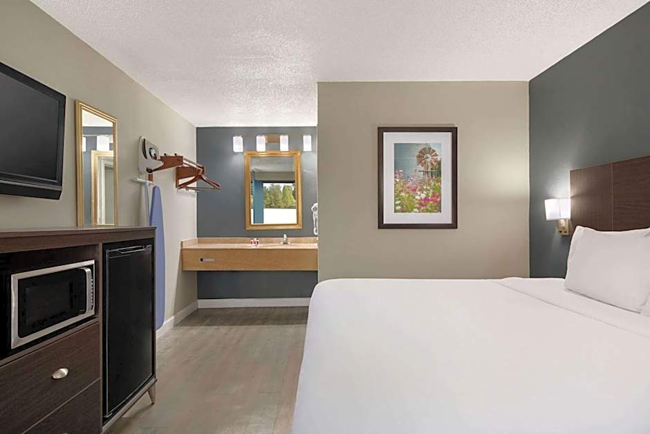 Baymont by Wyndham Wilmington
