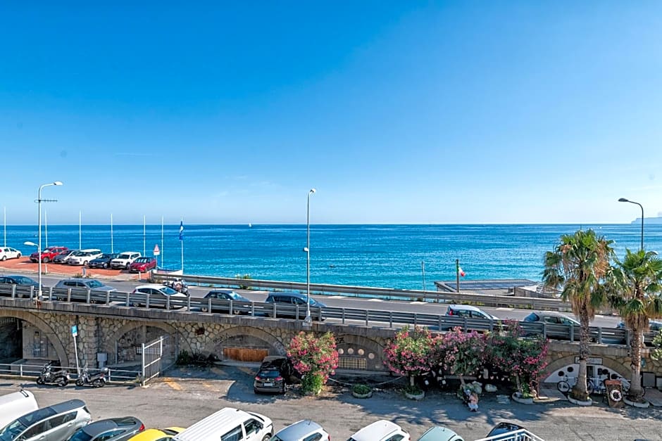 VILLA CADIZ APARTMENTS VARAZZE