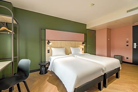 Standard Room with Two Single Beds