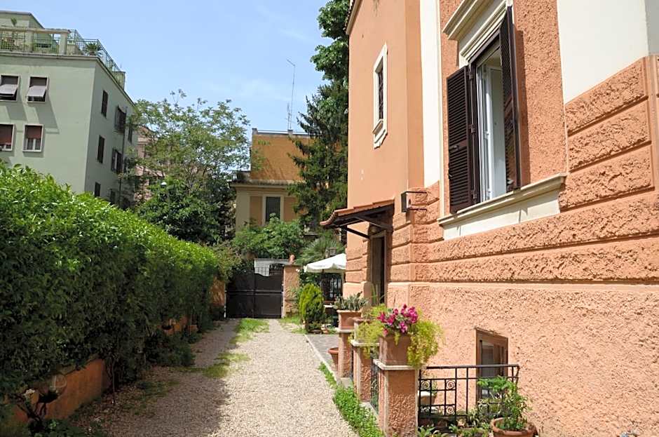 A Vinicius Et Mita Guest House