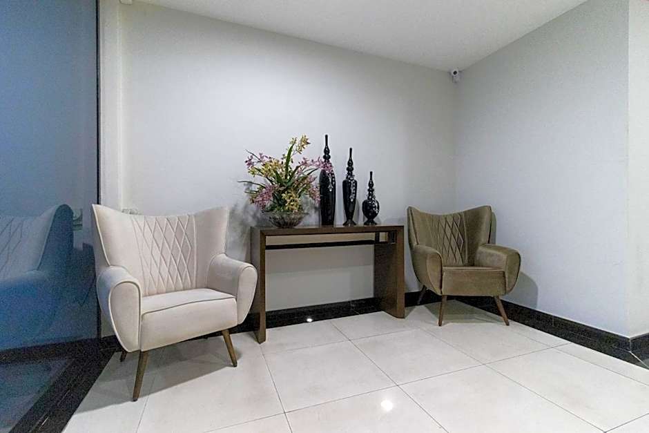 MTEY83 - 1 Dorm, Av. Brasil, Climatizado, Garagem