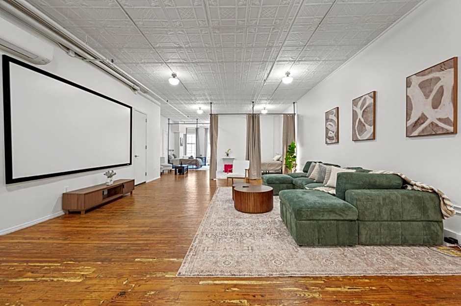 Massive SoHo Loft 4 Bedrooms 2 Bath 8 beds