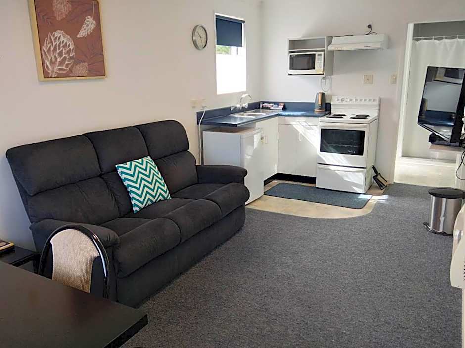 Queens Park Motels