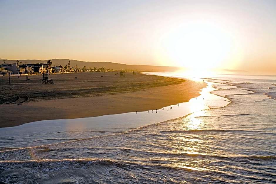 Holiday Inn Express Newport Beach By IHG