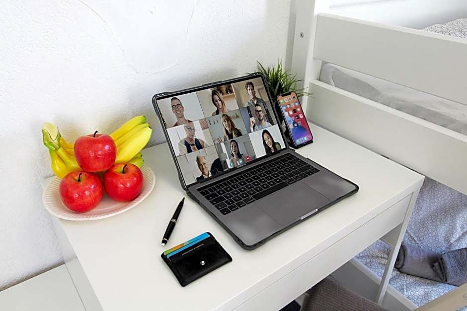 Hotel Ulm Zentrum - Komplettes Zimmer, Hochbett, Android TV & eigenem Bad - perfekt für Familien & Gruppen