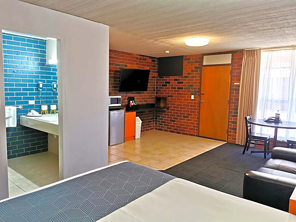 Town House Motor Inn