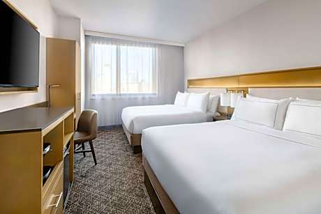 2 Queen Beds