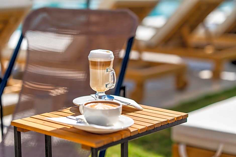 Ata Lagoon Beach Hotel