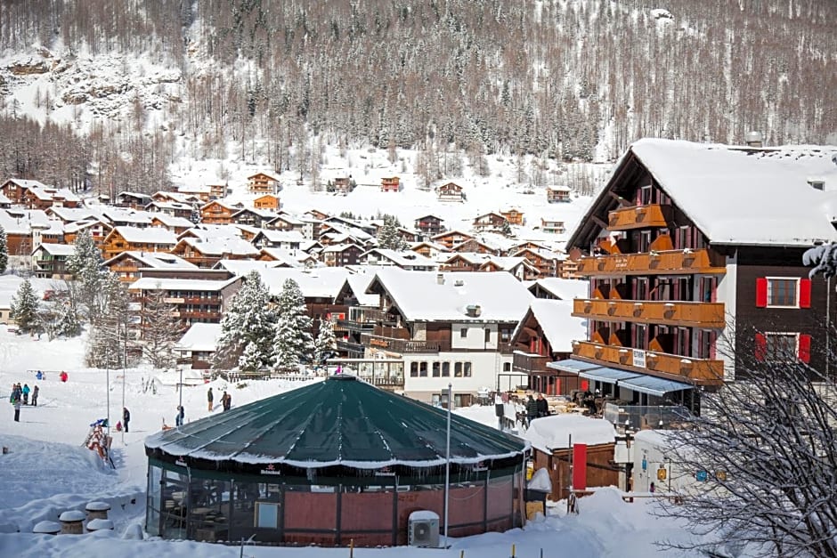 Hotel THE LARIX ski-in ski-out