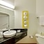 Motel 6-Brampton, ON - Toronto